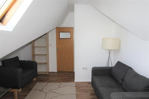 2 bedroom apartment to rent, Green Hill House, Leeds
