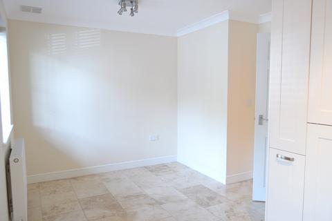 2 bedroom flat to rent, Kingsley Hall, Lymewood Close, Newcastle-under-Lyme, ST5