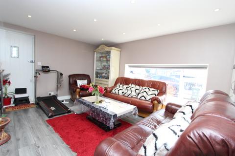 1 bedroom flat to rent, 107A  ,Moore Avenue, Grays, RM20