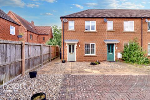 2 bedroom end of terrace house for sale, Cygnet Road, Dereham