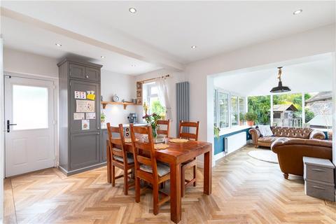 10 Ashburn Grove, Baildon, Shipley, BD17 5NW