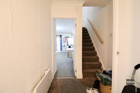 3 bedroom end of terrace house for sale, Beechcroft Close, HOUNSLOW TW5