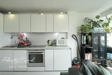 2 bedroom flat to rent, Aragon Tower, George Beard Road,  SE8