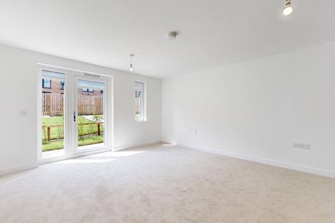 2 bedroom flat to rent, Cunningham Square, Portobello, Edinburgh, EH15