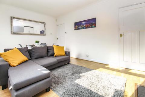 4 bedroom end of terrace house to rent, BILLS INCLUDED: Winthorpe Street, Meanwood, Leeds, LS6