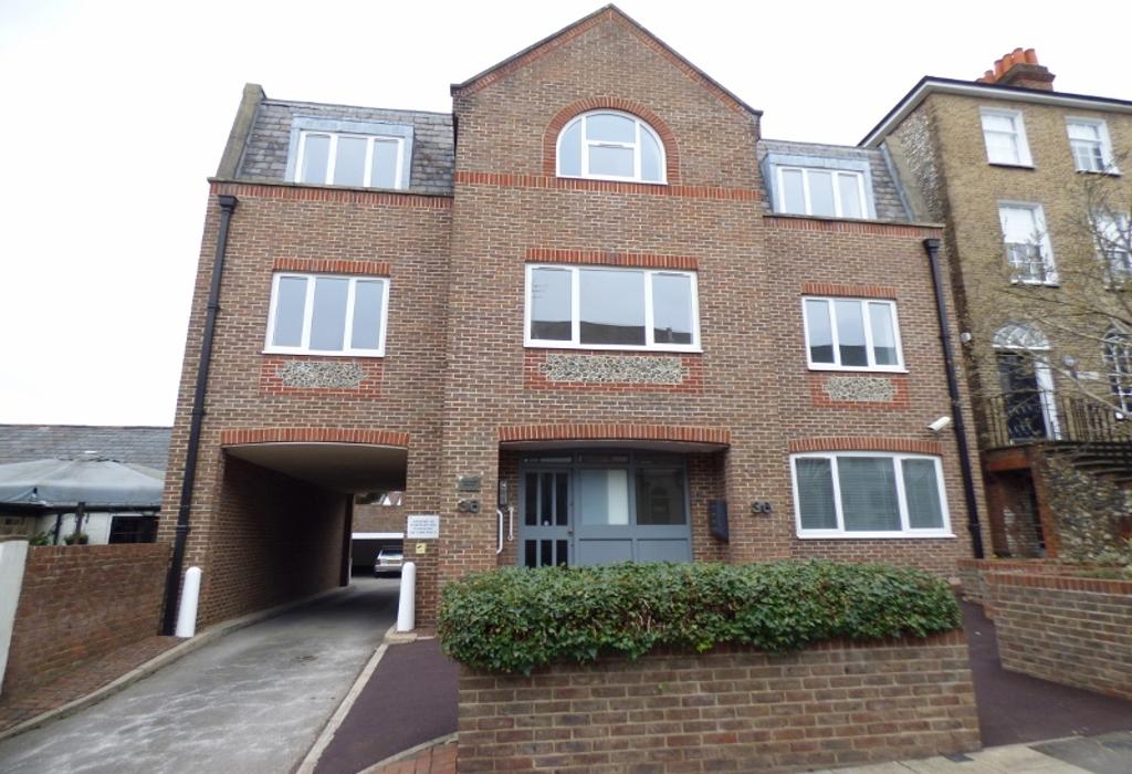 LEATHERHEAD 2 bed apartment to rent £1,350 pcm (£312 pw)