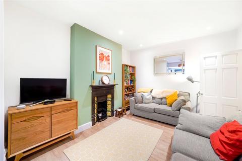 2 bedroom apartment for sale, Crayford Road, London, N7