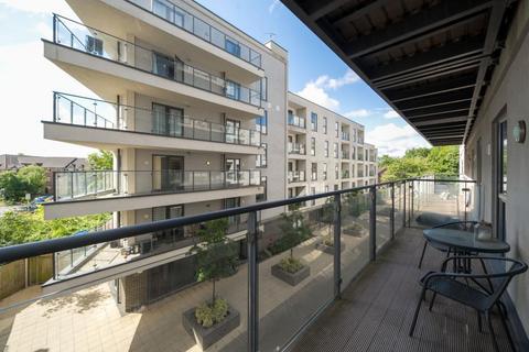 2 bedroom flat for sale, Woking,  Surrey,  GU22