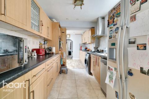 4 bedroom semi-detached house for sale, Uxbridge Road, Hayes