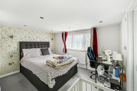 3 bedroom end of terrace house to rent, Littleton Road, Ashford, Surrey, TW15