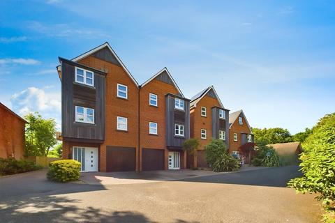 4 bedroom townhouse for sale, St Marys Road, Southampton SO31