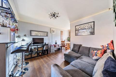 2 bedroom flat for sale, Sunbury-On-Thames,  Middlesex,  TW16