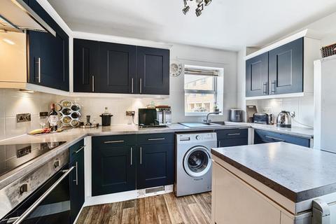 2 bedroom flat for sale, Sunbury-On-Thames,  Middlesex,  TW16