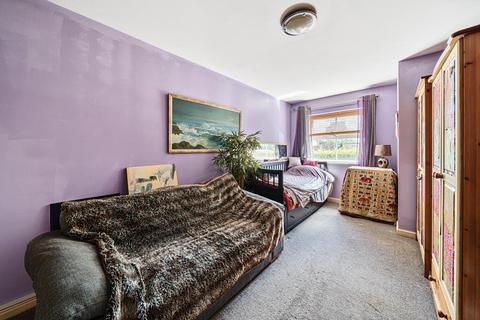 2 bedroom flat for sale, Sunbury-On-Thames,  Middlesex,  TW16