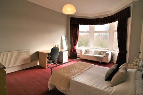3 bedroom flat to rent, Cranworth Street, Glasgow G12