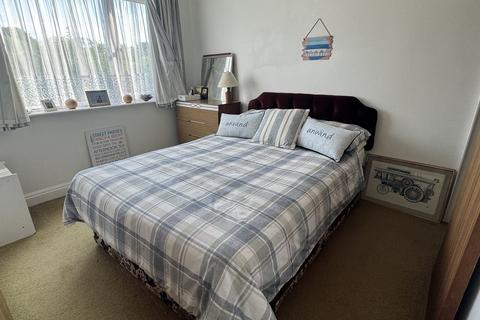 2 bedroom ground floor flat for sale, Sun Valley Drive, Saundersfoot, Pembrokeshire. SA69