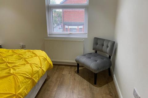 1 bedroom in a house share to rent, Manchester M14