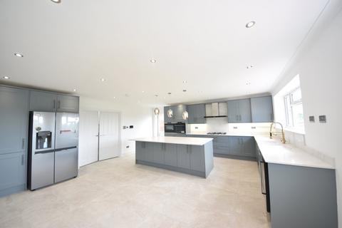 5 bedroom semi-detached house for sale, Robinson Road, High Wycombe, Buckinghamshire, HP13