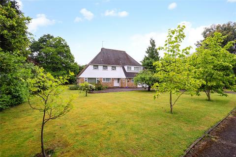 8 Fairbourne, Cobham, KT11 2BT