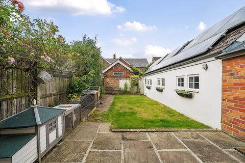 4 bedroom cottage for sale, Hunters Mead, Horsham RH13