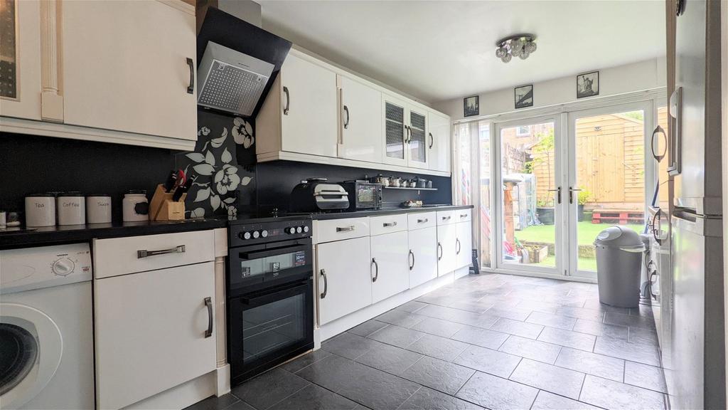 Inglewhite, Skelmersdale WN8 3 bed end of terrace house for sale £130,000