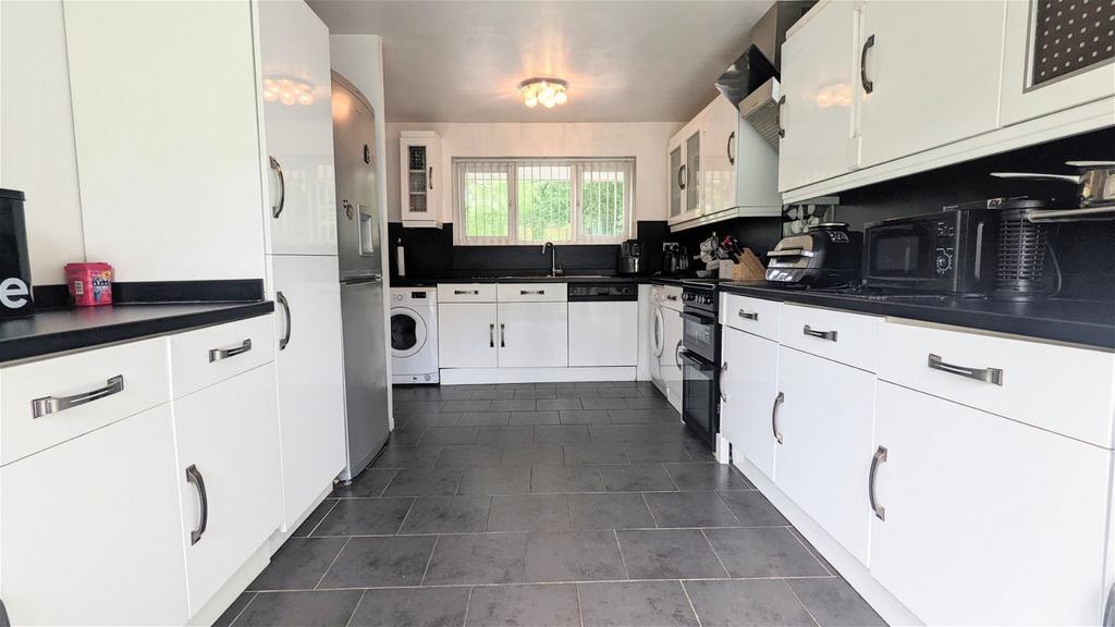 Inglewhite, Skelmersdale WN8 3 bed end of terrace house for sale £130,000