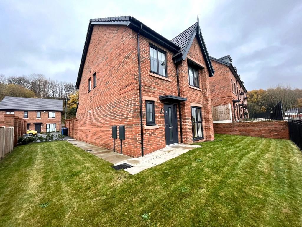 4 Bedroom Detached for rent