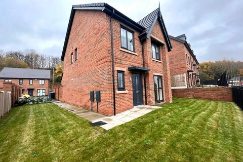 4 bedroom detached house to rent, Kersal Wood Avenue, Salford, M7 3AS