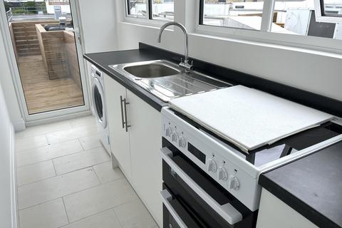 2 bedroom apartment to rent, Brentford TW8