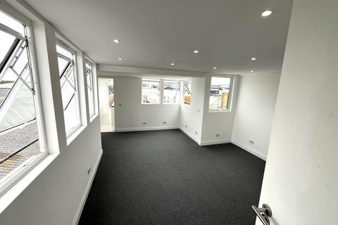2 bedroom apartment to rent, Brentford TW8