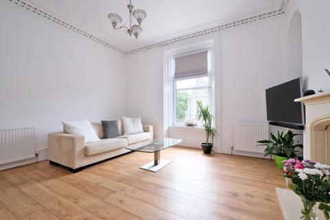 3 bedroom flat to rent, Murray Terrace, Ferryhill, Aberdeen, AB11