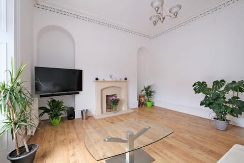 3 bedroom flat to rent, Murray Terrace, Ferryhill, Aberdeen, AB11