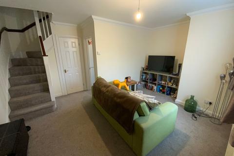 1 bedroom end of terrace house to rent, Carnation Way, Aylesbury, HP21