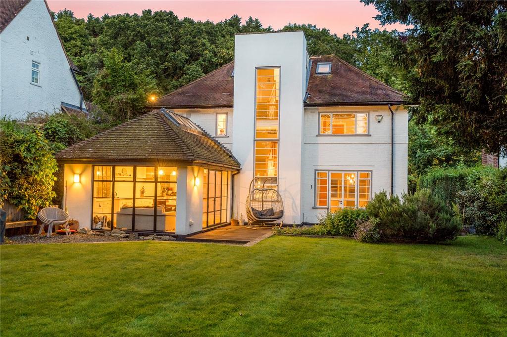 Lammas Lane, Esher, Surrey, KT10 4 bed detached house for sale £1,495,000