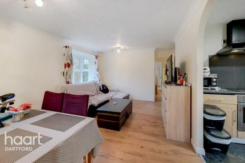 2 bedroom flat for sale, Bow Arrow Lane, dartford
