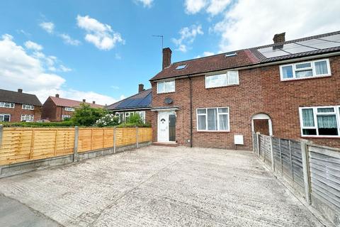 4 bedroom end of terrace house for sale, Longtown Road, Romford