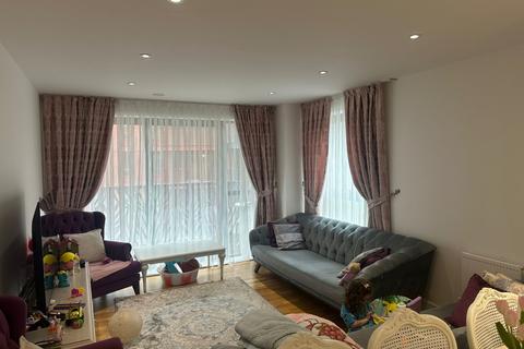 undefined, 2 Bedroom Modern Apartment For Rent in Cityview Point, E14