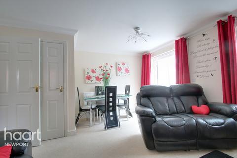 3 bedroom end of terrace house for sale, Amelia Close, Newport