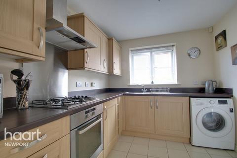 3 bedroom end of terrace house for sale, Amelia Close, Newport