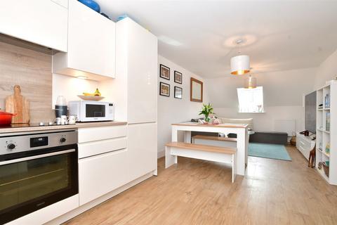 1 bedroom apartment for sale, Dover Road, Tadworth, Surrey