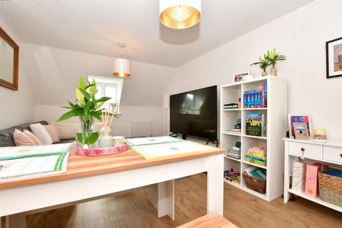 1 bedroom apartment for sale, Dover Road, Tadworth, Surrey