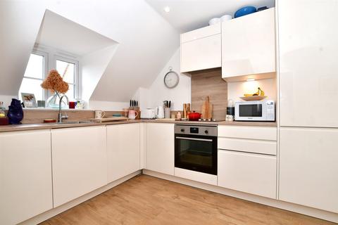 1 bedroom apartment for sale, Dover Road, Tadworth, Surrey