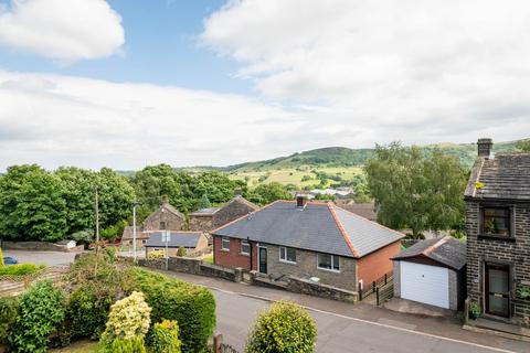 3 bedroom end of terrace house for sale, Wadman Road, Scholes, HD9