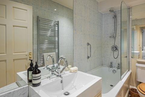 5 Radley Mews, London, W8 6JP