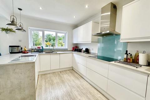 4 bedroom detached house for sale, Broadstone