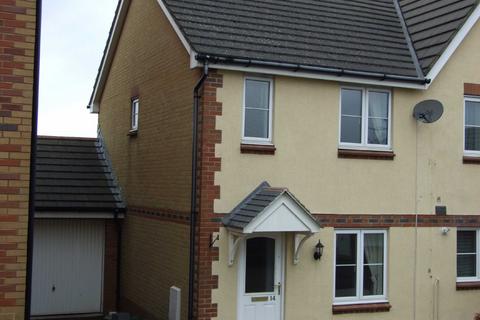 2 bedroom semi-detached house to rent, Gwennol Y Mor, Barry