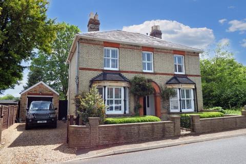 4 bedroom detached house for sale, High Street, Walkern, Hertfordshire, SG2