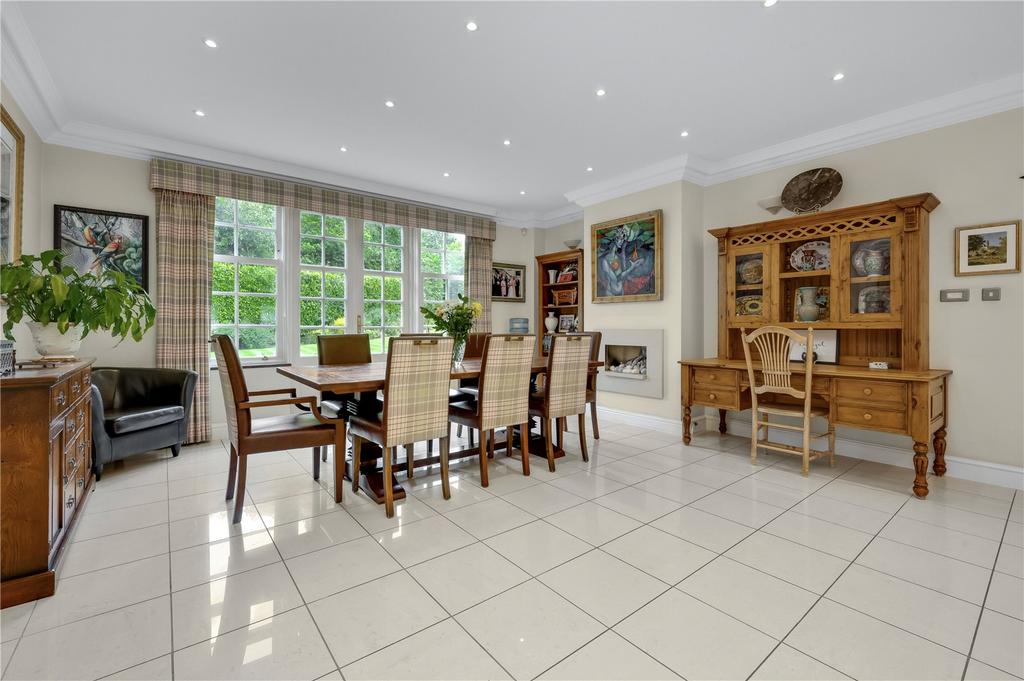 Kitchen Dining Area