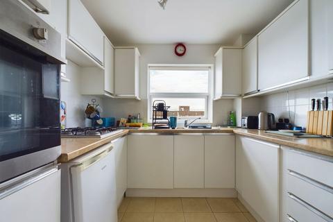 2 bedroom apartment for sale, Kings Court, Brighton Road