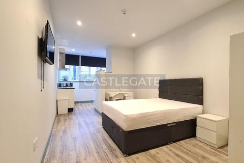 Studio to rent, Renaissance Works, New Street, Huddersfield, HD1 2AS